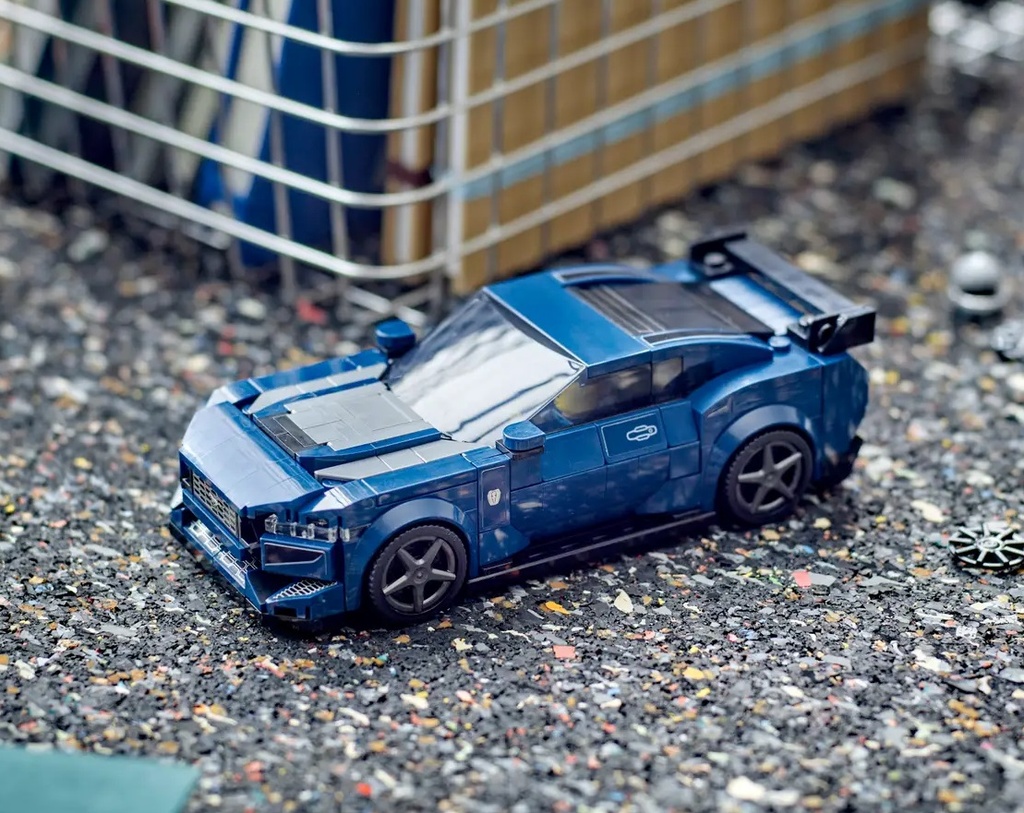 FORD MUSTANG DARK HORSE