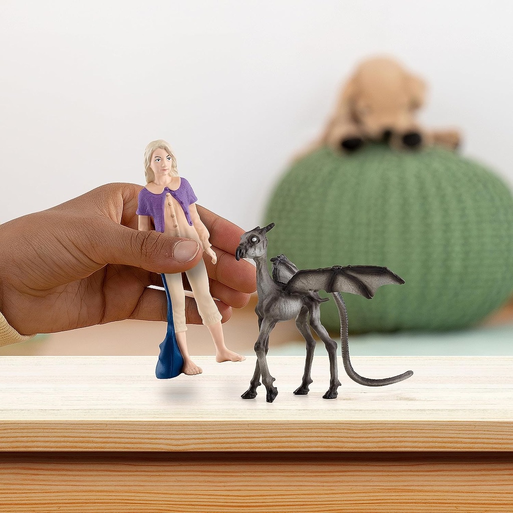 LUNA & THESTRAL