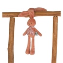 MUÑECO CONEJO TERRACOTA