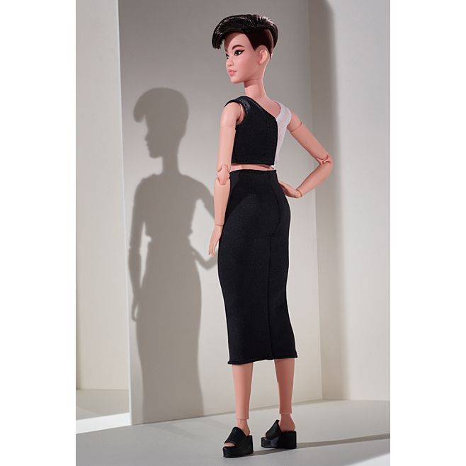 BARBIE LOOKS MORENA