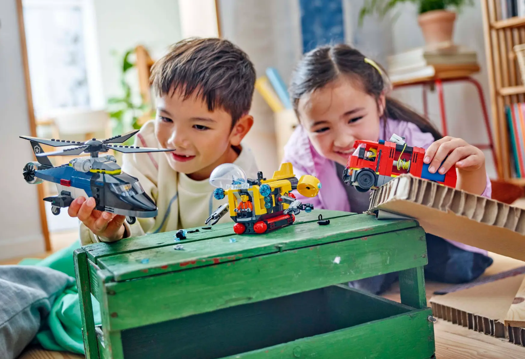 HELICOPTERO+CAMION BOMB.+SUBMARINO