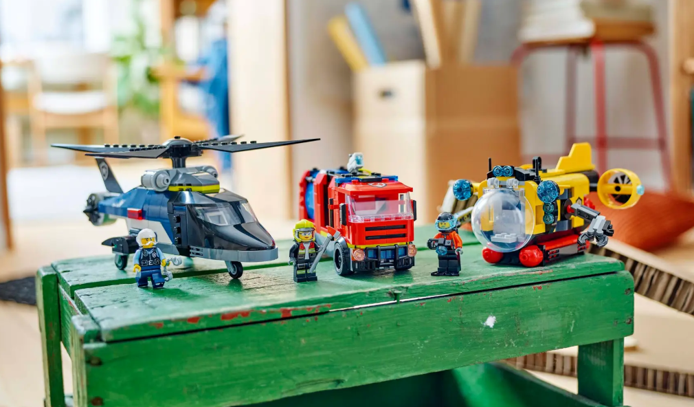 HELICOPTERO+CAMION BOMB.+SUBMARINO