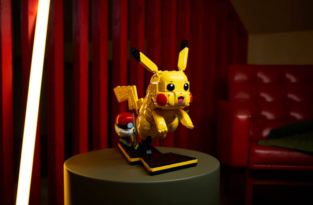 POKEMON-PIKACHU Y POKE BALL