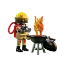 BOMBERO C/FOCO DE INCIENDIO