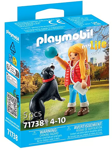 [30071738] MUJER C/PERRO DE MONTAÑA